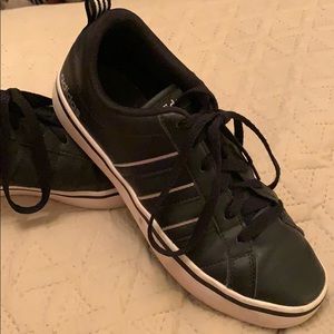 Adidas black sneaker size 7